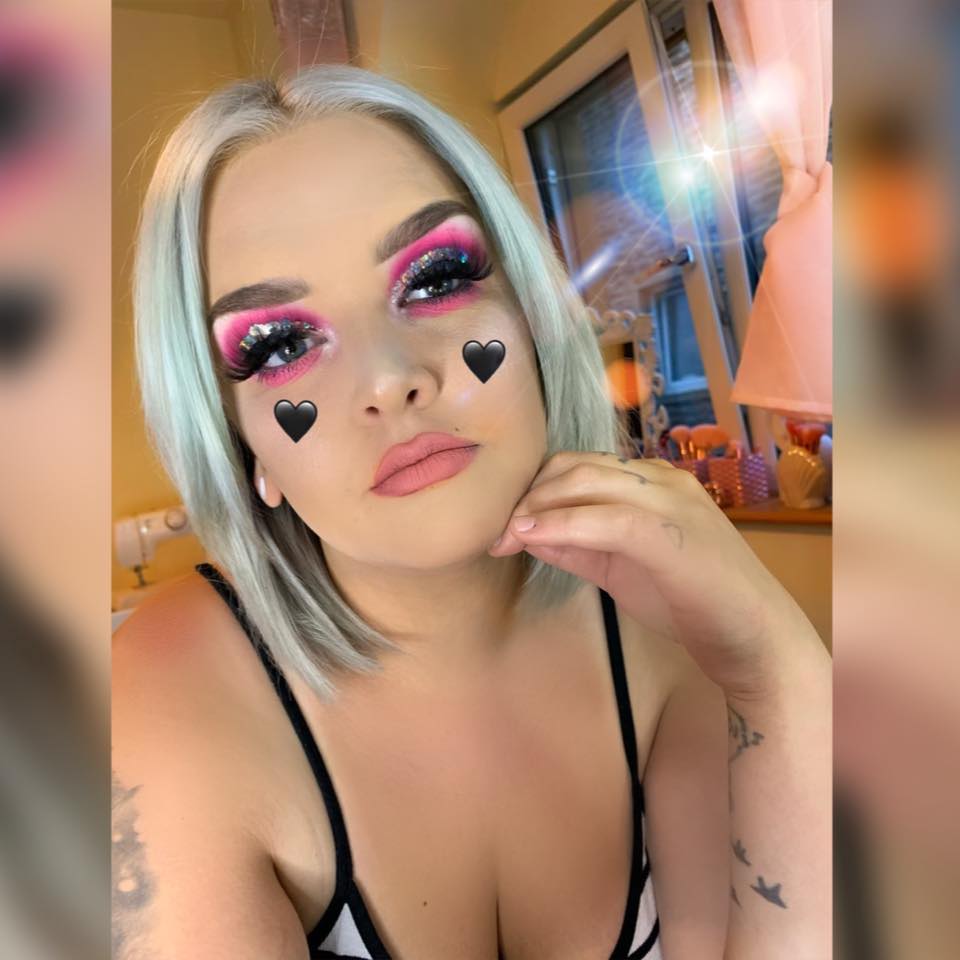 Shannon Louise Gallon, ARTIST FROM THE UK