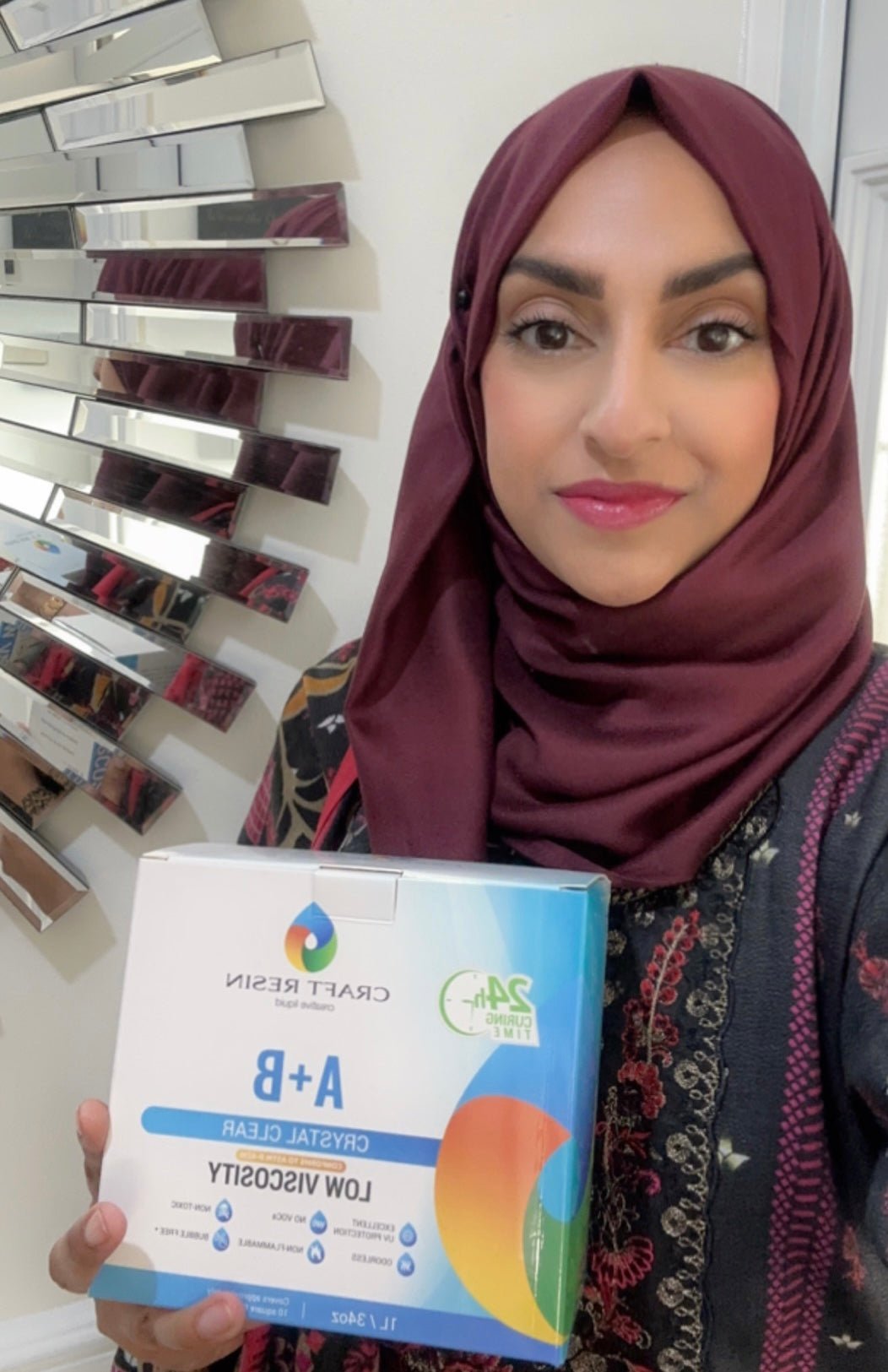 Nadia Qureshi, Resin Artist - @nis_acollection