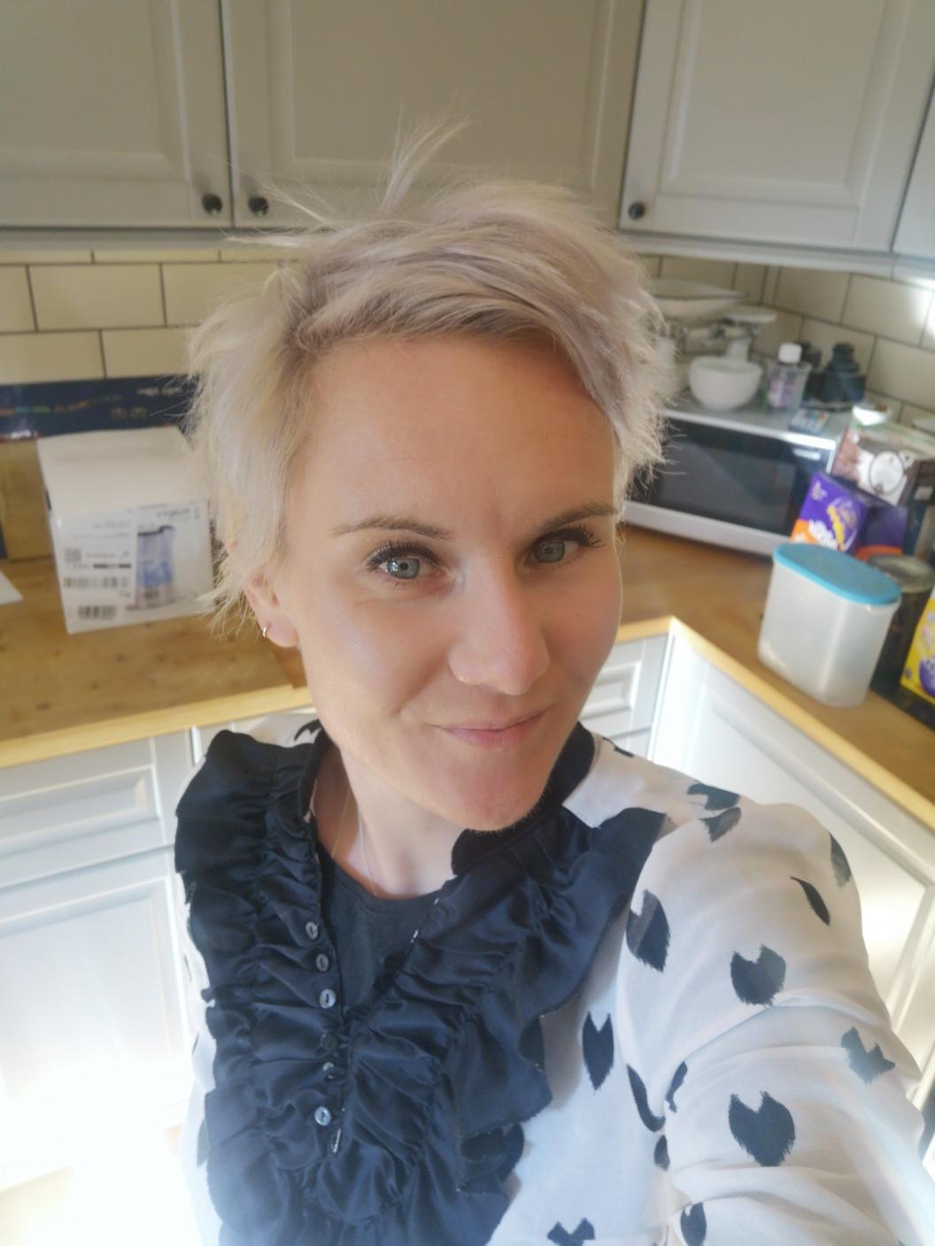 Lizzie Cordingley, artist from the UK